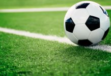 Adolescente morre após passar mal durante treino de futebol americano sob forte calor