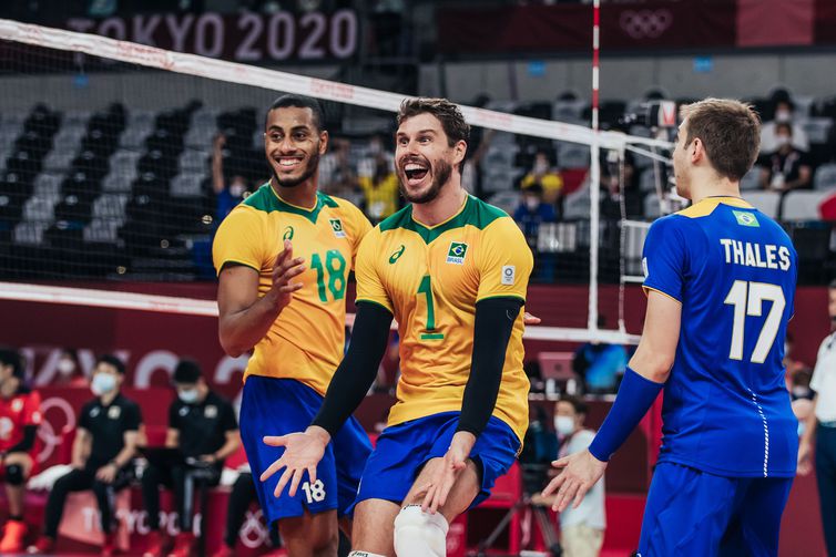 03.08.2021 - Jogos Olímpicos Tóquio 2020 - Vôlei Masculino - Brasil vences os donos da casa  e garante vaga da semifinal. - Ariake Arena, Tóquio. Foto: Miriam Jeske/COB