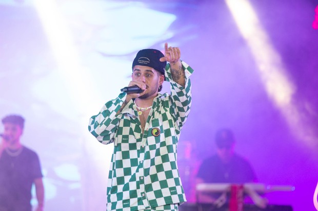 Zé Felipe no São João da Thay (Foto: Amauri Nehn e Thiago Duran/BrazilNews)