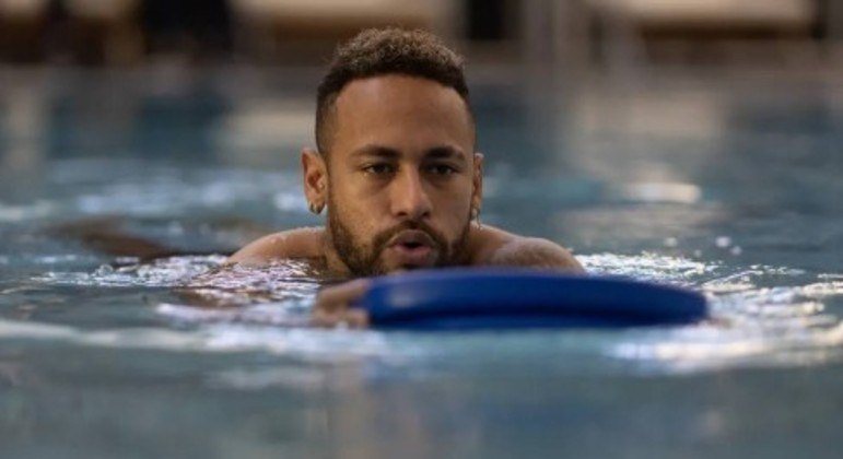 Neymar fará teste 'para valer' no sábado à tarde. Qualquer dúvida, ele será resguardado para as quartas