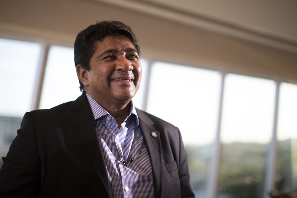 Ednaldo Rodrigues comemorou o acerto com a Globo — Foto: Lucas Figueiredo/CBF