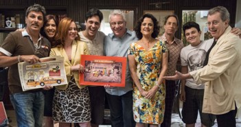 Família Silva recebe convite da TV Globo no capítulo final. (Foto: Ellen Soares/ TV Globo)