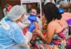 Menino com microcefalia é a primeira criança vacinada contra Covid-19 na Paraíba