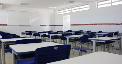 Professores da rede estadual da Paraíba aprovam proposta do Governo de reajuste de 31,3% nos salários