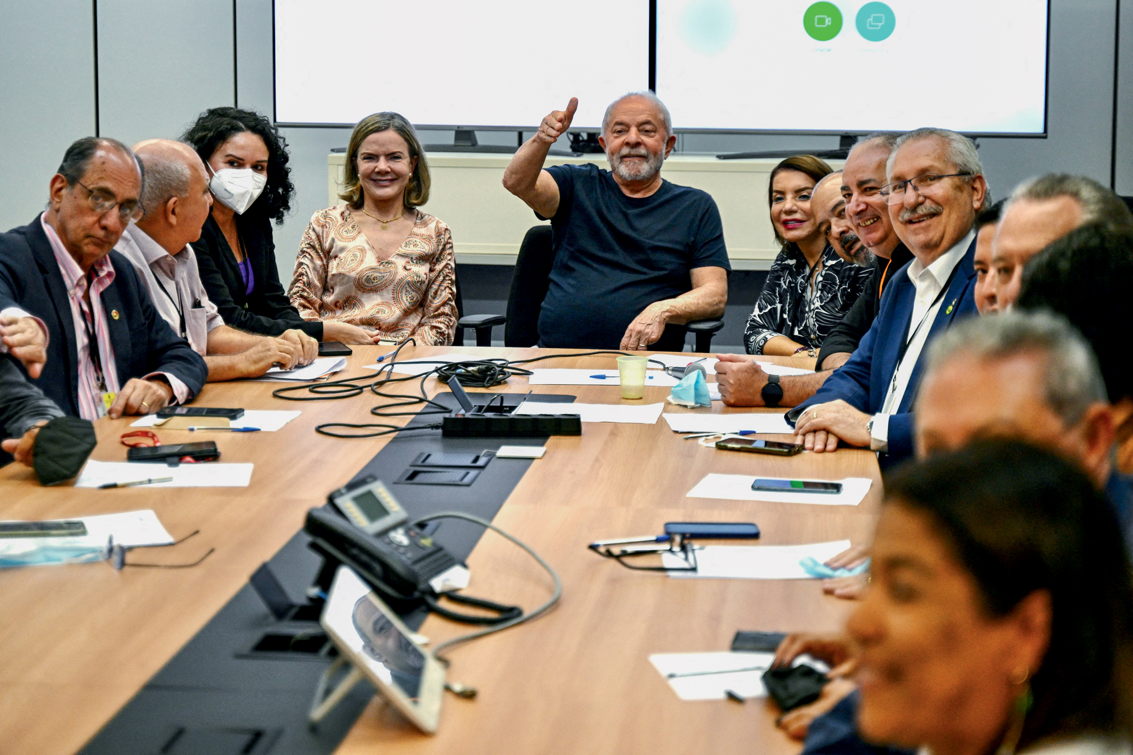 SILÊNCIO - Com aliados: poucos têm liberdade para uma conversa franca -