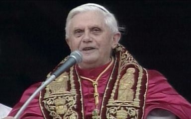 REVEJA: Cardeal alemão Joseph Ratzinger é eleito novo Papa Bento XVI